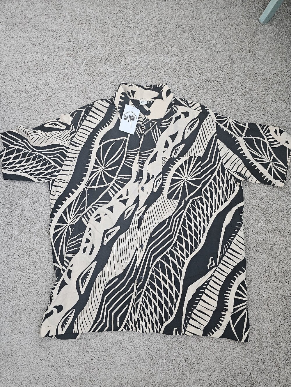 NEW Missing Polynesia Men Button Up Shirt XL Opihi NWT